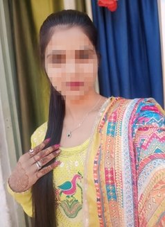 Sonal Cam and real meet - escort in Noida Photo 5 of 7