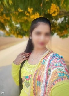 Sonal Cam and real meet - escort in Noida Photo 6 of 7