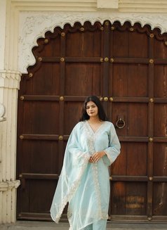 Sonal - escort in Krabi Photo 2 of 5