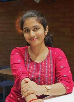 Sonal - escort in Kochi Photo 3 of 3