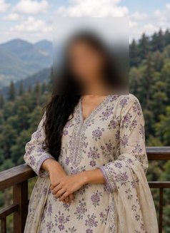 Sonali Cam & Meet Indep. Girl - puta in Hyderabad Photo 3 of 5