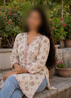 Sonali Cam & Meet Indep. Girl - puta in Hyderabad Photo 4 of 5