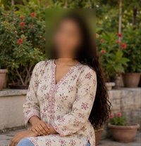 Sonali Cam & Meet Indep. Girl - puta in Hyderabad