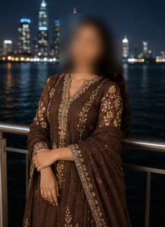 Sonali Cam & Meet Indep. Girl - puta in Hyderabad Photo 5 of 5