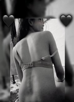 Sonali - escort in Mumbai Photo 2 of 5