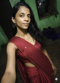 Sonali - puta in Mumbai Photo 6 of 9