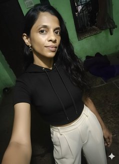 Sonali - puta in Mumbai Photo 8 of 9