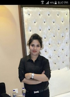 Sonali - escort in Mumbai Photo 1 of 3