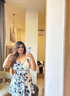 Sonali - puta in Noida Photo 2 of 4