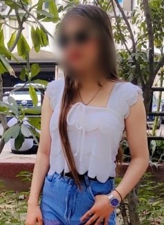 Sonali Kaur - escort in New Delhi Photo 2 of 3