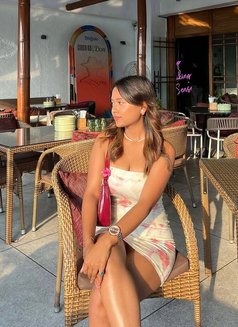 Sonali Patel - escort in Kochi Photo 2 of 4