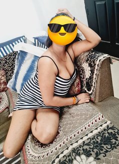 Sonali Saxxena - escort in Noida Photo 3 of 5