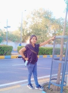 Sonali Sharma - puta in Ahmedabad Photo 2 of 2