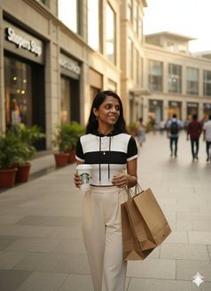Sonali Ss - puta in Pune Photo 5 of 5