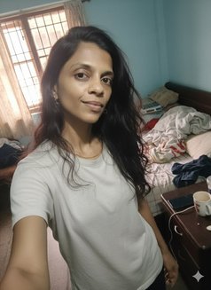 Sonali Ss - puta in Pune Photo 12 of 13