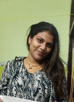 Sonali Trust on 100% cam show real meet - escort in Chennai Photo 4 of 4