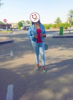 Sonaliii - escort in Abu Dhabi Photo 3 of 4