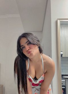 Sonam Bj Expert in Dubai - puta in Dubai Photo 1 of 10