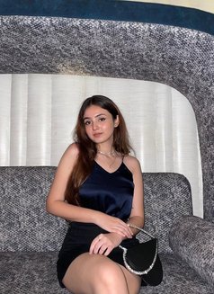 Sonam - escort in Kochi Photo 1 of 4
