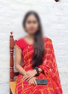 Sonam - escort in Lucknow Photo 2 of 3