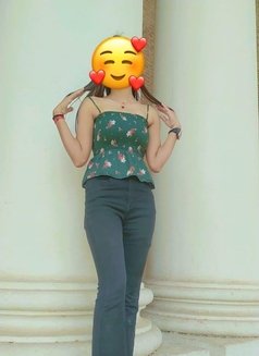 Sonam - escort in Noida Photo 1 of 3