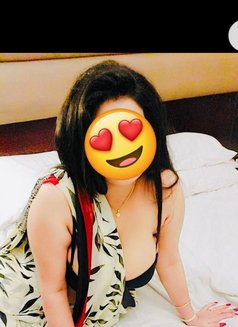 Sonam Indian milf (back in dubai) - escort in Dubai Photo 12 of 13