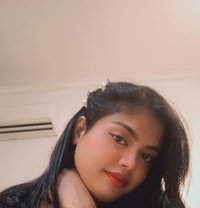 Sonam Sharma - puta in Gurgaon