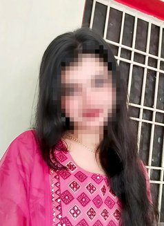 Soni cam and reel meet - escort in Hyderabad Photo 3 of 5