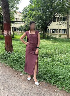 Soni cam and reel meet - escort in Hyderabad Photo 4 of 5