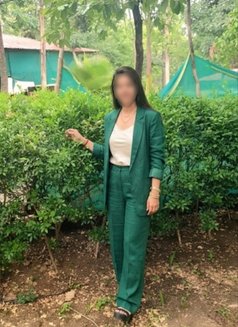 Soni🥀{cam show & sex chat}🥀Rmeet - puta in Ahmedabad Photo 2 of 2