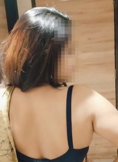 Soni for real meet and cam session - puta in Mumbai Photo 1 of 9