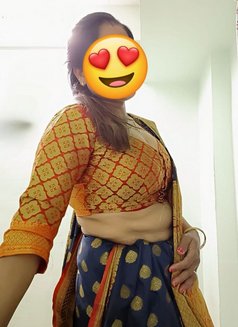 Soni for real meet and cam session - escort in Mumbai Photo 4 of 7