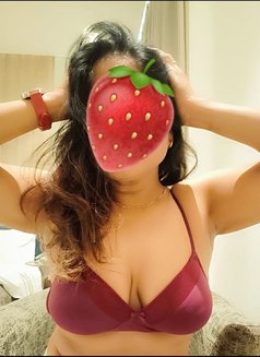 Soni for real meet and cam session - escort in Mumbai Photo 6 of 7