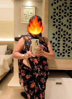 Soni for real meet and cam session - escort in Mumbai Photo 8 of 9