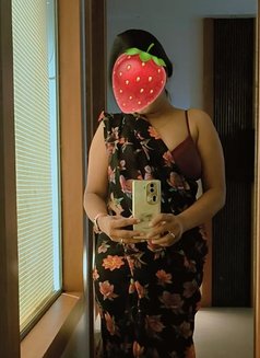 Soni for real meet and cam session - escort in Mumbai Photo 7 of 8