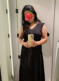 Soni for real meet and cam session - escort in Mumbai Photo 9 of 11