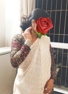 Soni for real meet and cam session - escort in Mumbai Photo 10 of 11