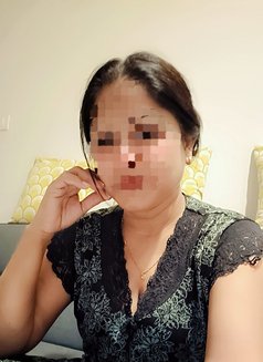 Soni for real meet and cam session - puta in Mumbai Photo 12 of 12