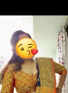Soni for real meet and cam session - escort in Mumbai Photo 1 of 9