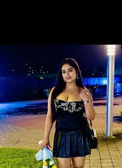 Soni - escort in Mumbai Photo 1 of 1