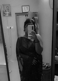 Soni - escort in Kolkata Photo 2 of 2