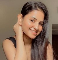 Sonia Call Girls Vip Model Incall Outcal - puta in Hyderabad
