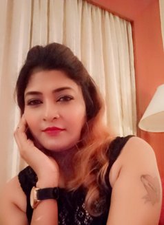 Sonia riyal meet - escort in Mumbai Photo 1 of 3