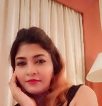 Sonia riyal meet - escort in Mumbai Photo 1 of 3