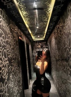 Sonia - escort in Dubai Photo 2 of 4