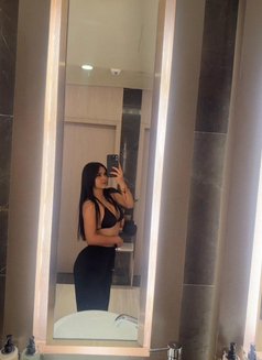 Sonia - escort in Dubai Photo 3 of 4