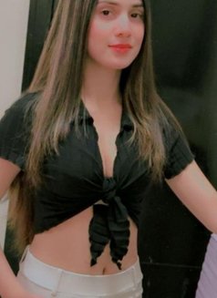 Sonia - escort in Dubai Photo 1 of 3