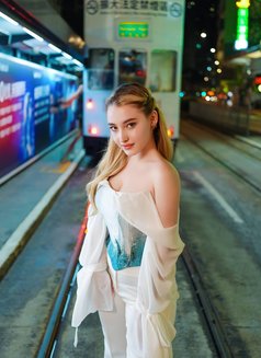 Sonia - escort in Tokyo Photo 6 of 8