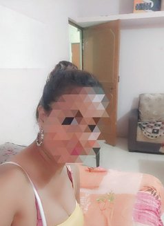 ꧁Sonia꧂ Independent Girl InCall & Outcal - escort in Noida Photo 8 of 11