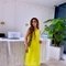 Sonia - puta in Dubai Photo 2 of 2